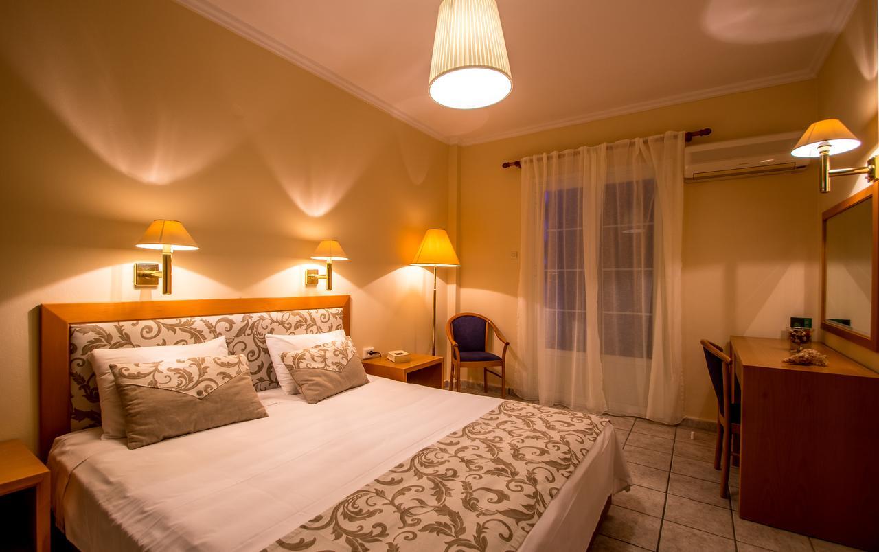 Hotel Syros Atlantis à Vári Extérieur photo