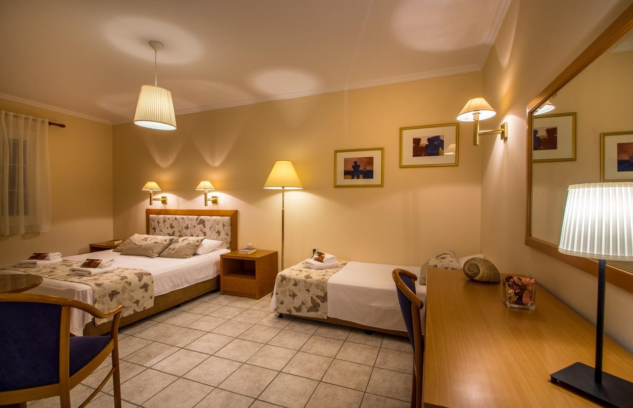 Hotel Syros Atlantis à Vári Extérieur photo