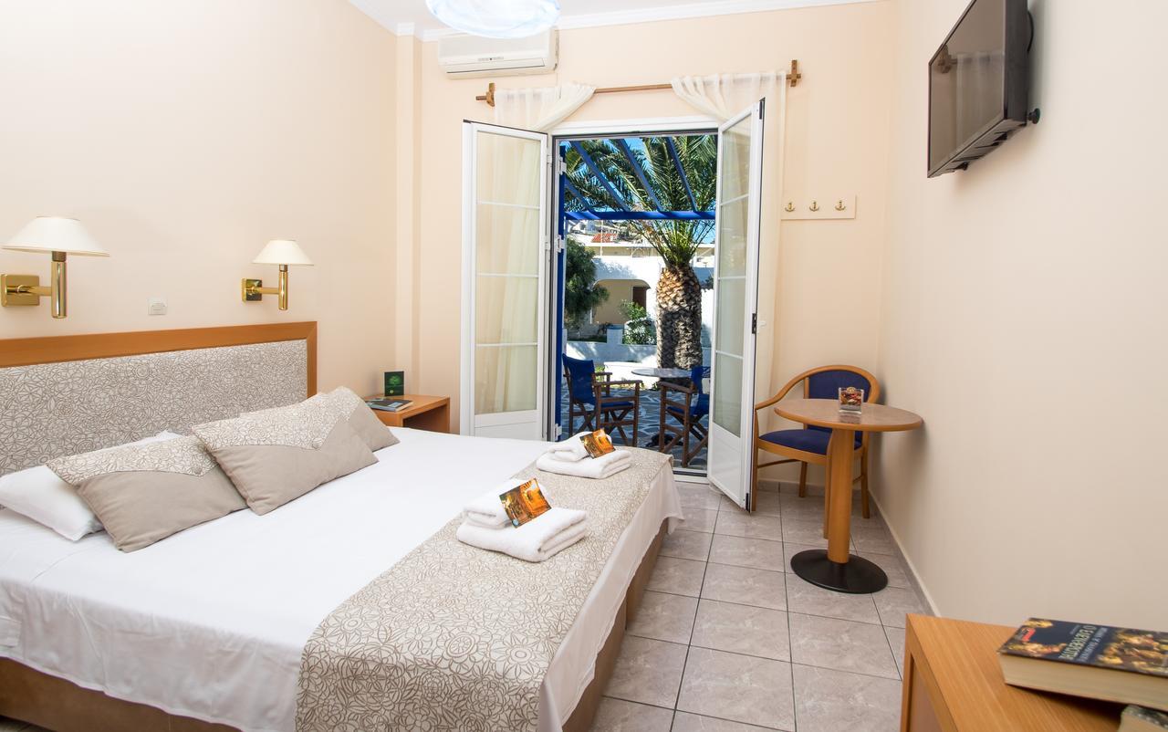 Hotel Syros Atlantis à Vári Extérieur photo