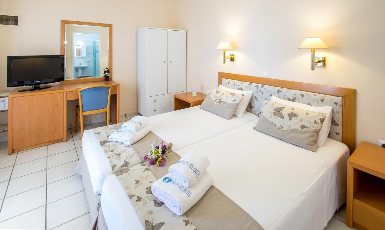 Hotel Syros Atlantis à Vári Extérieur photo